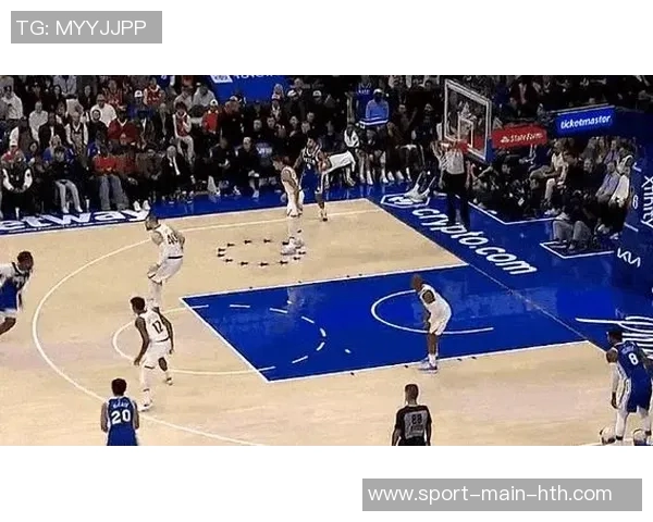 埃奇库姆半场表现不佳10投仅3中三分球命中率低迷仅得7分2篮板