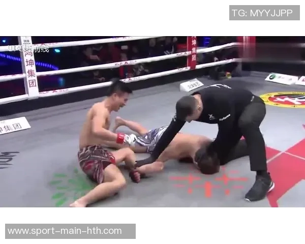 文班遭遇膝盖撞击倒地迅速回更衣室检查现已重返赛场状态良好